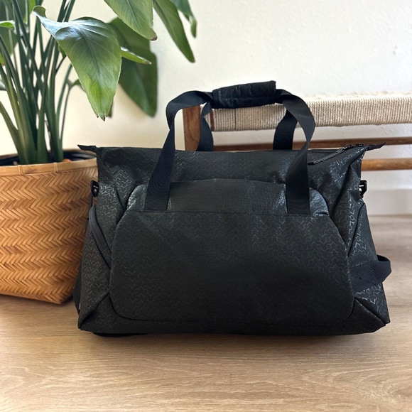 Kerrits EQ Duffle Bag Black - Picture 2 of 9